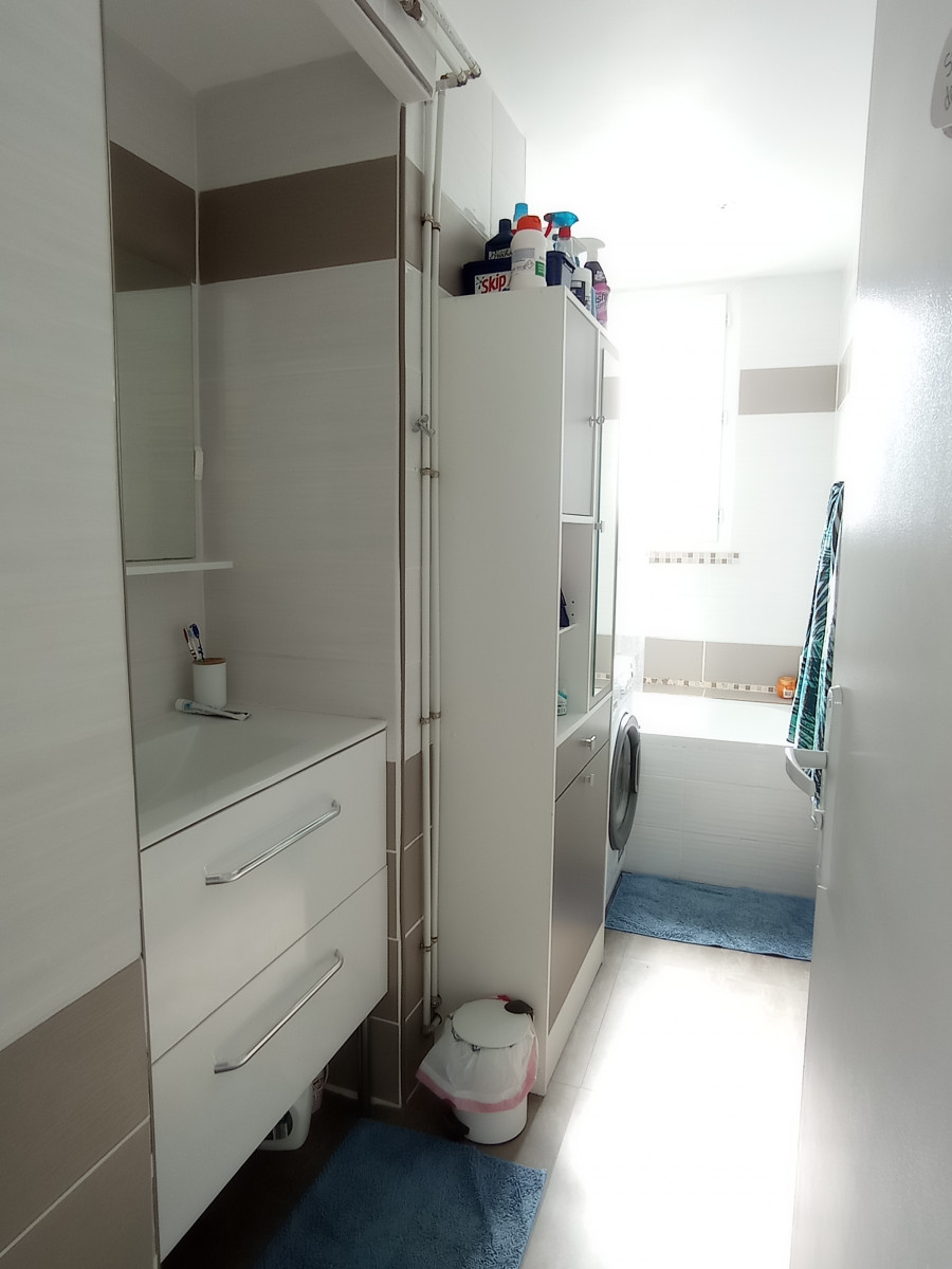 
                                                Colocation
                                                 Chambre 20m² à pessac