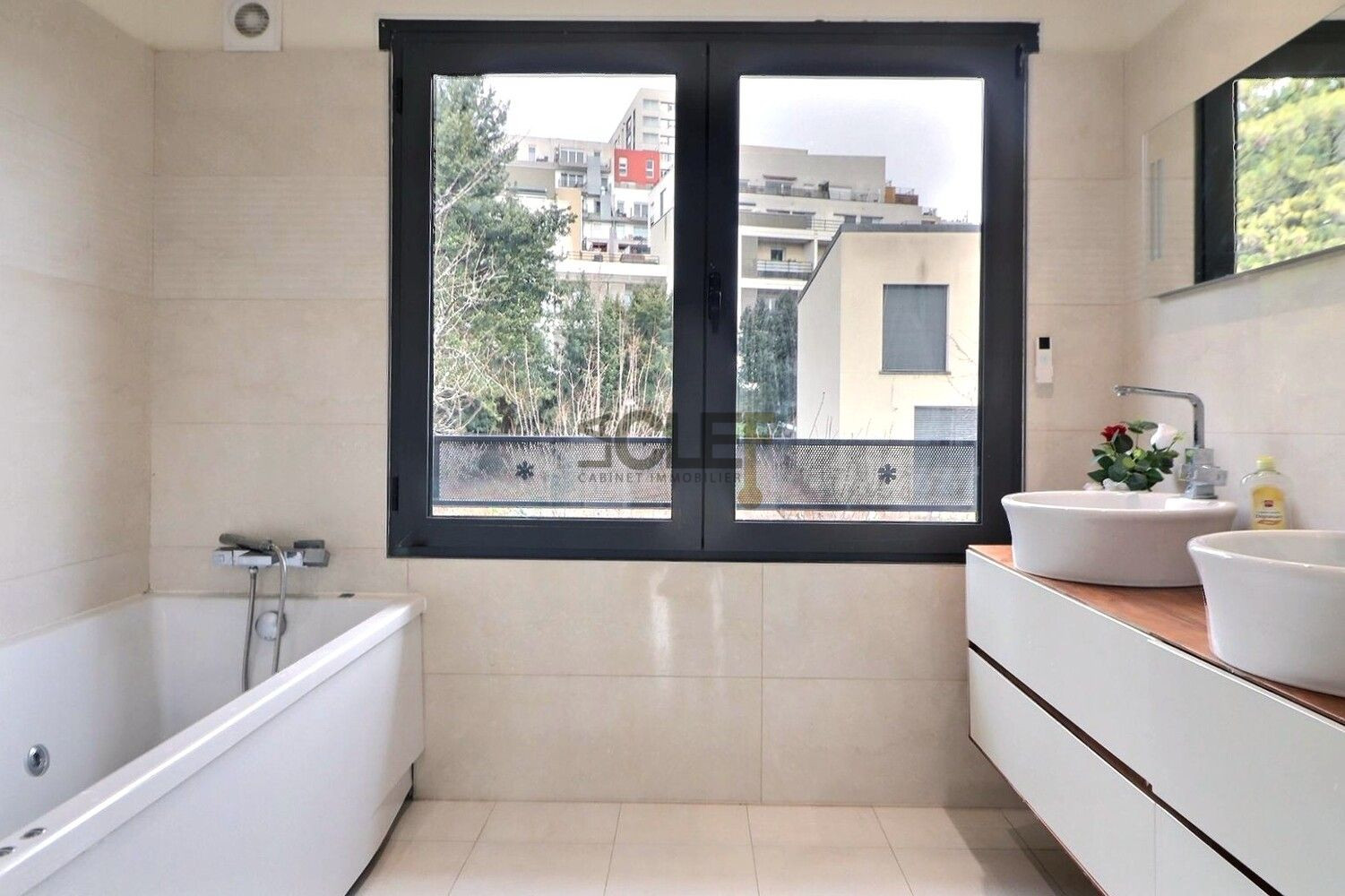 
                                                Location
                                                 Chambre - 30m² à louer - Bagneux