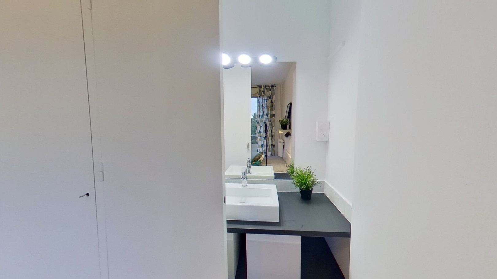 Colocation
                                                 Chambre 4 -  2 chambres disponibles en colocation