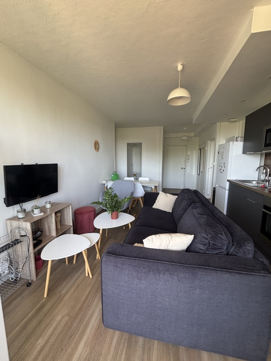 
                                                Colocation
                                                 Chambre 4 - Appartement 5 pièces