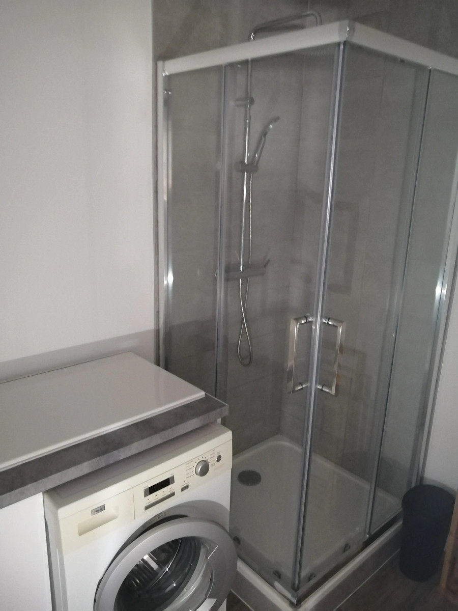 
                                                Colocation
                                                 Chambre 9m² à Cenon