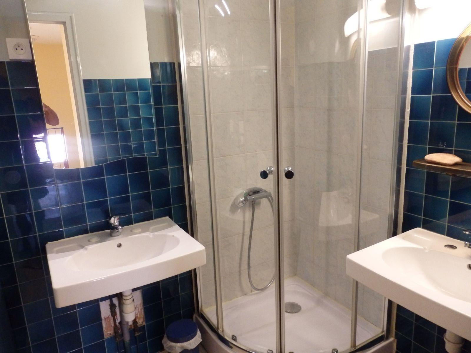 
                                                Colocation
                                                 Chambre à l'étage d'une maison jouxtant le parc
