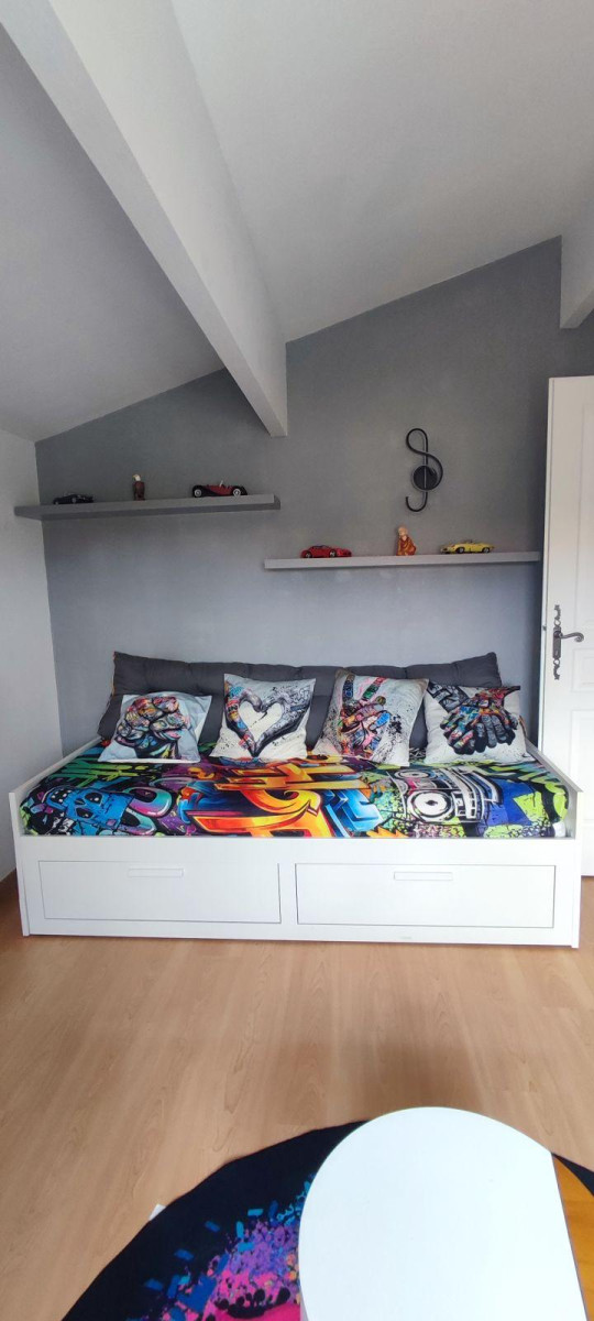 
                                                Colocation
                                                 Chambre à louer chez l'habitant dans une villa