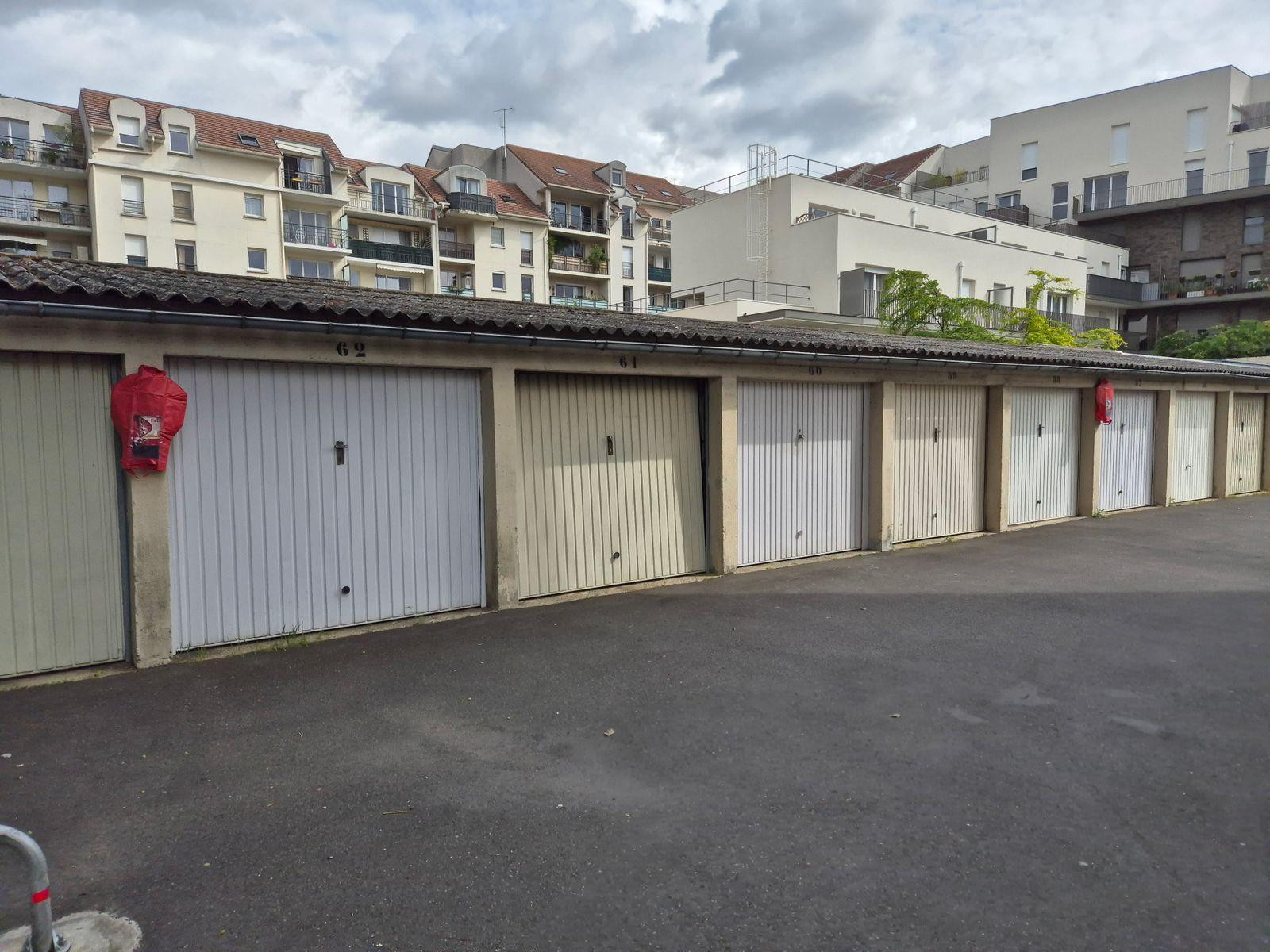 
                                                Colocation
                                                 Chambre à louer dans belle résidence