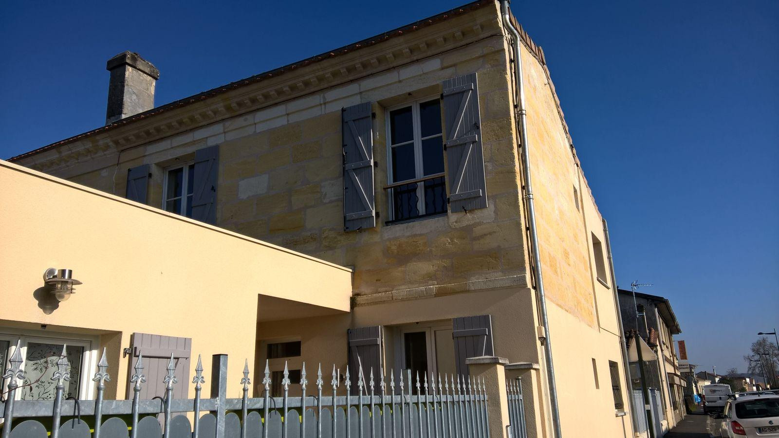 
                                                Location
                                                 Chambre à louer dans magnifique maison