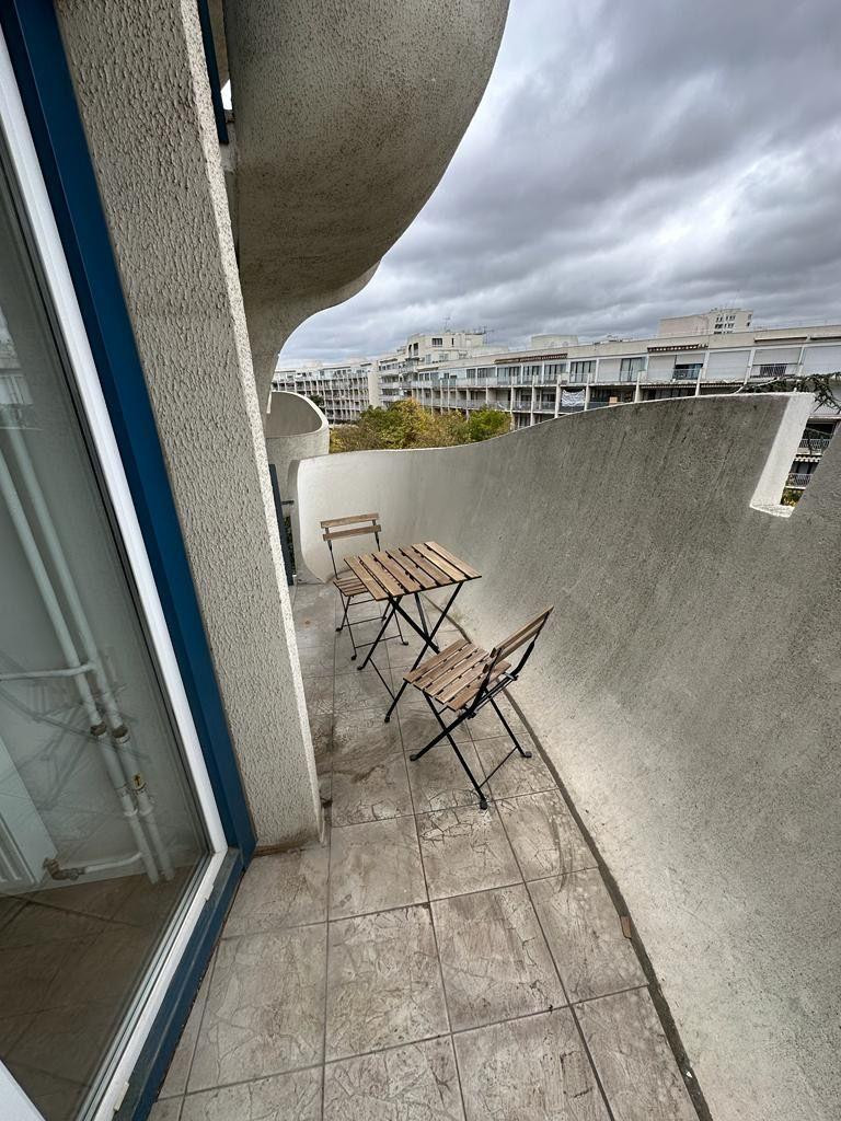 
                                                Colocation
                                                 Chambre à louer en colocation à Créteil
