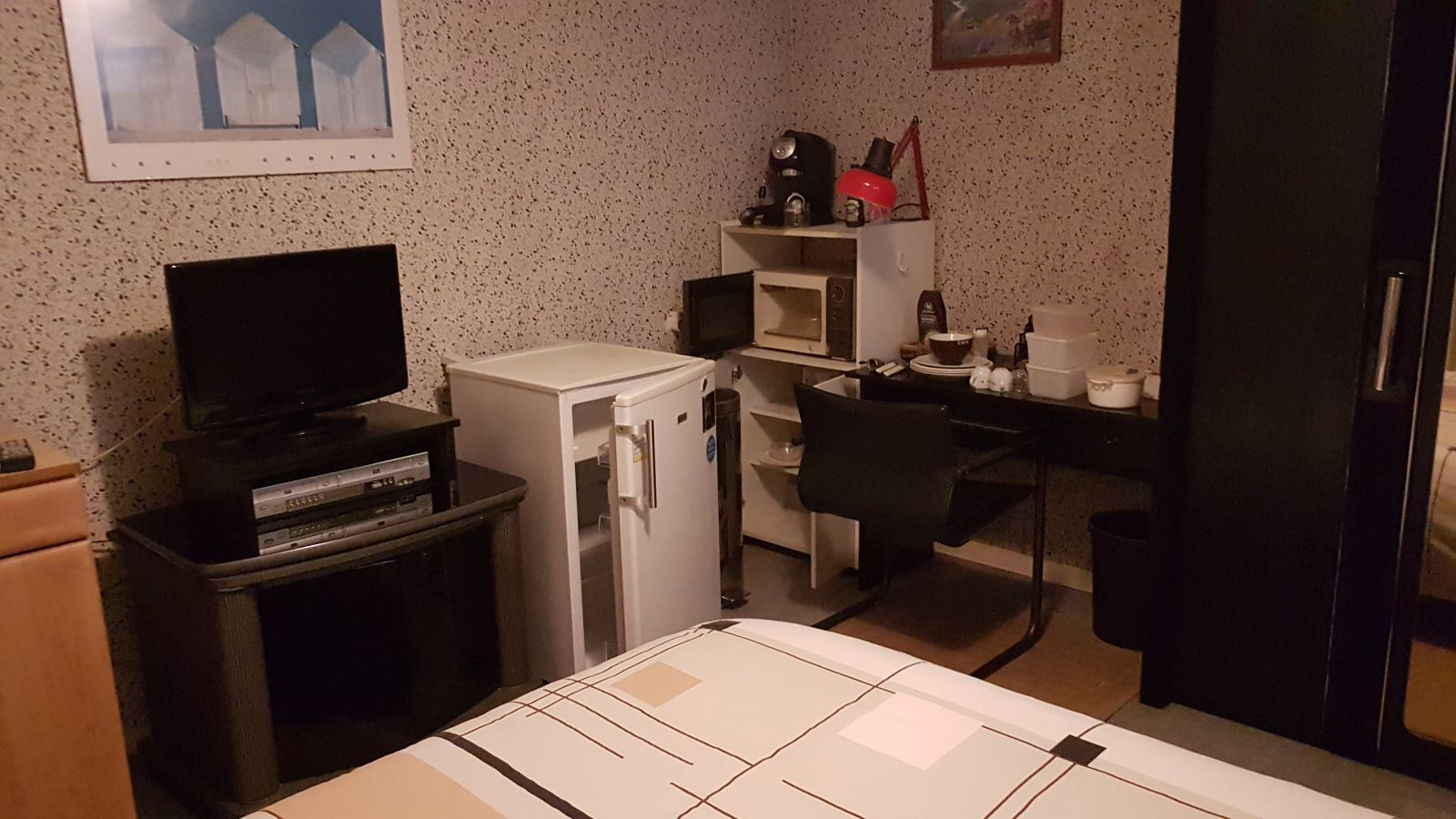 
                                                Colocation
                                                 Chambre au RC d'une maison située à 7 km de TOURS