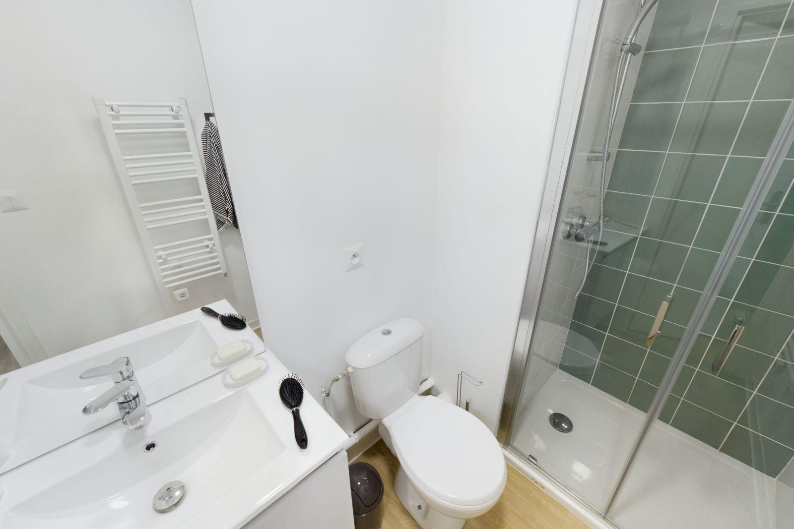 
                                                Colocation
                                                 Chambre avec salle d'eau privative en colocation