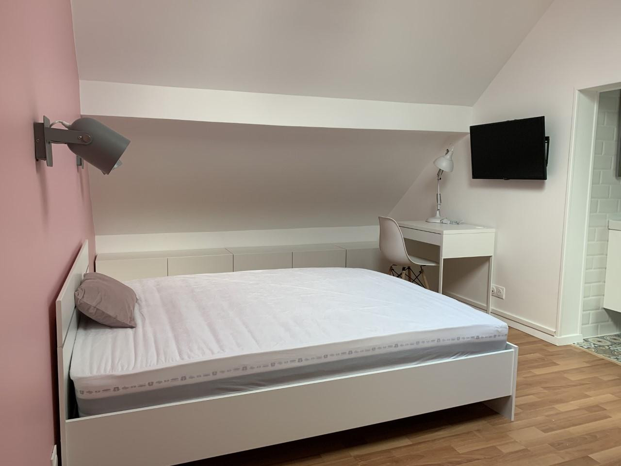 
                                                Colocation
                                                 Chambre avec SDB et WC privés dans maison coliving