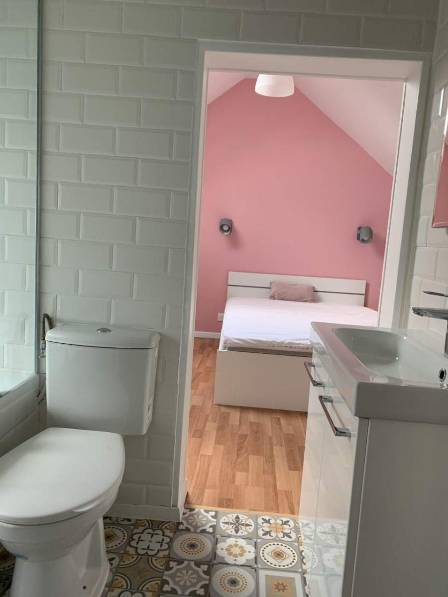 
                                                Colocation
                                                 Chambre avec SDB et WC privés dans maison coliving