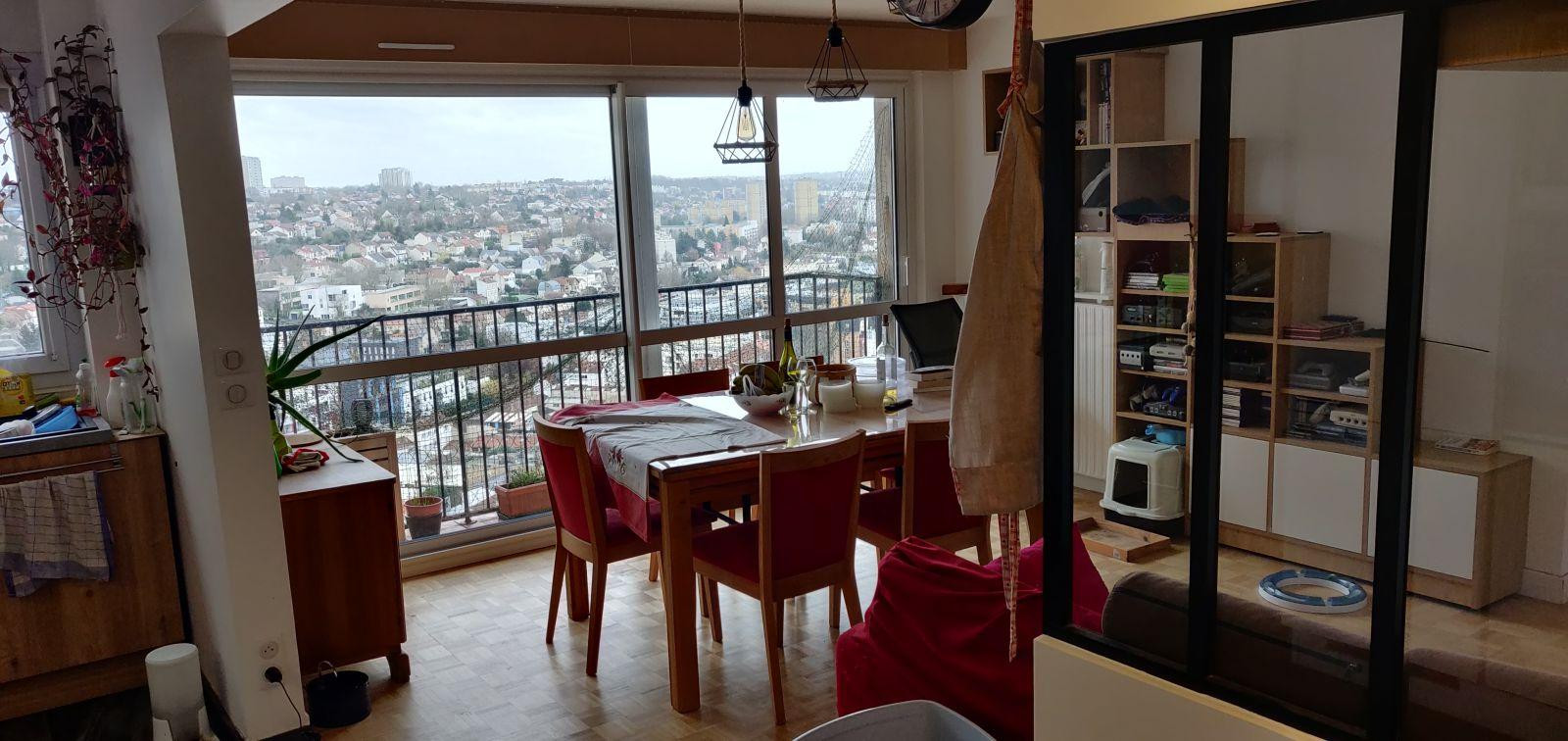 
                                                Colocation
                                                 Chambre avec vue dégagée et environnement calme