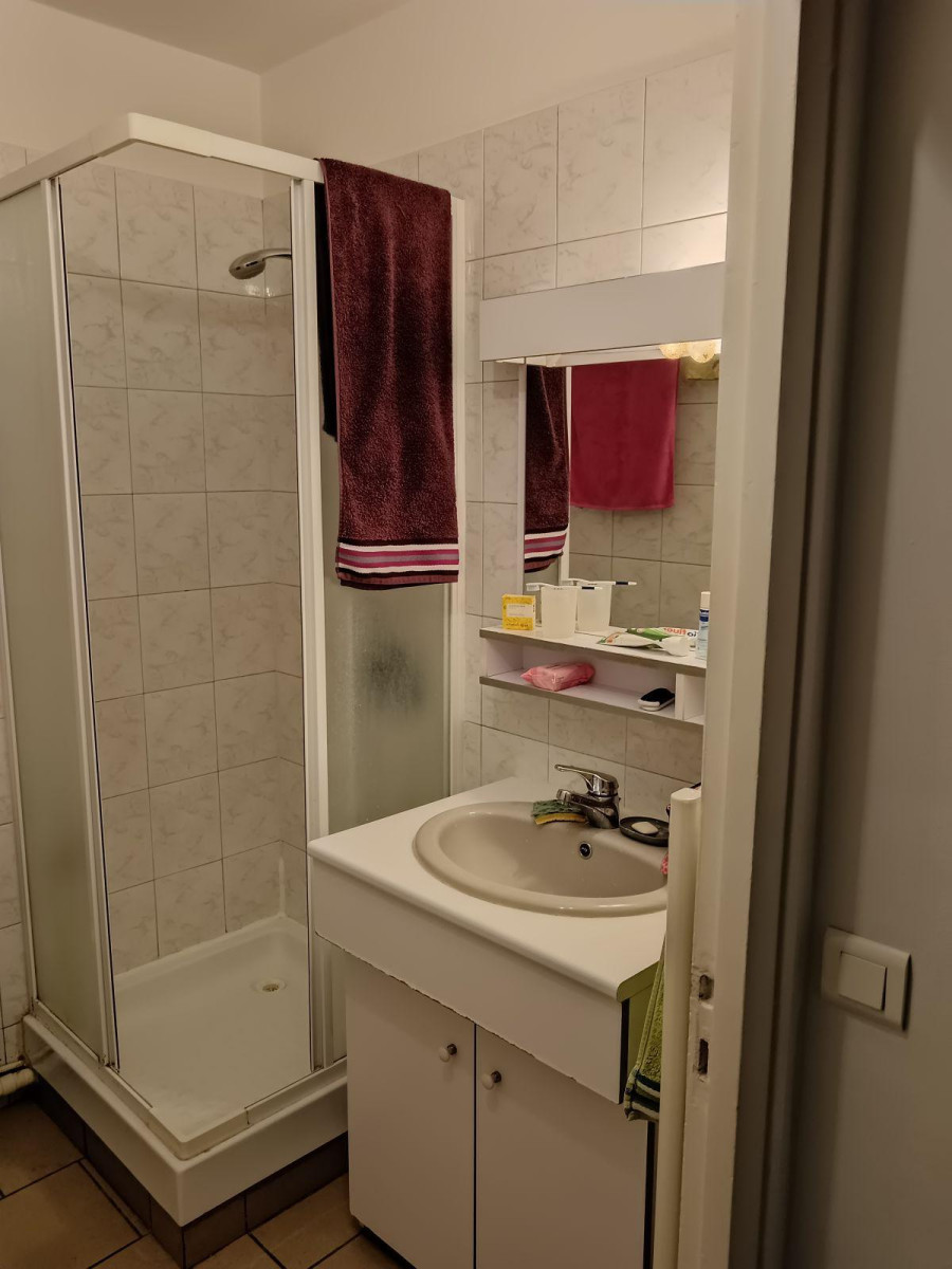 
                                                Colocation
                                                 CHAMBRE chez l habitant Nantes