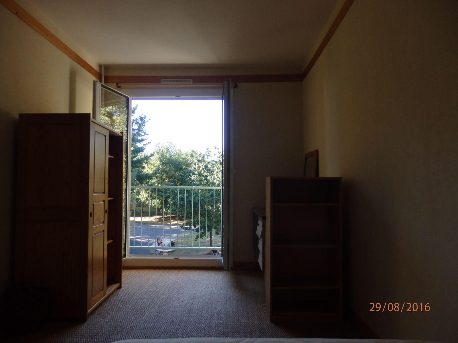 
                                                Location
                                                 Chambre chez l'habitant