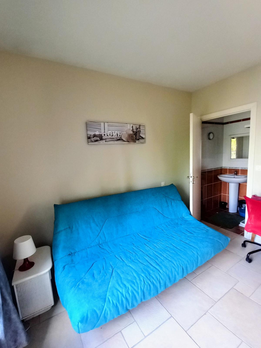 
                                                Colocation
                                                 CHAMBRE CHEZ L'HABITANT commune agréable et calme