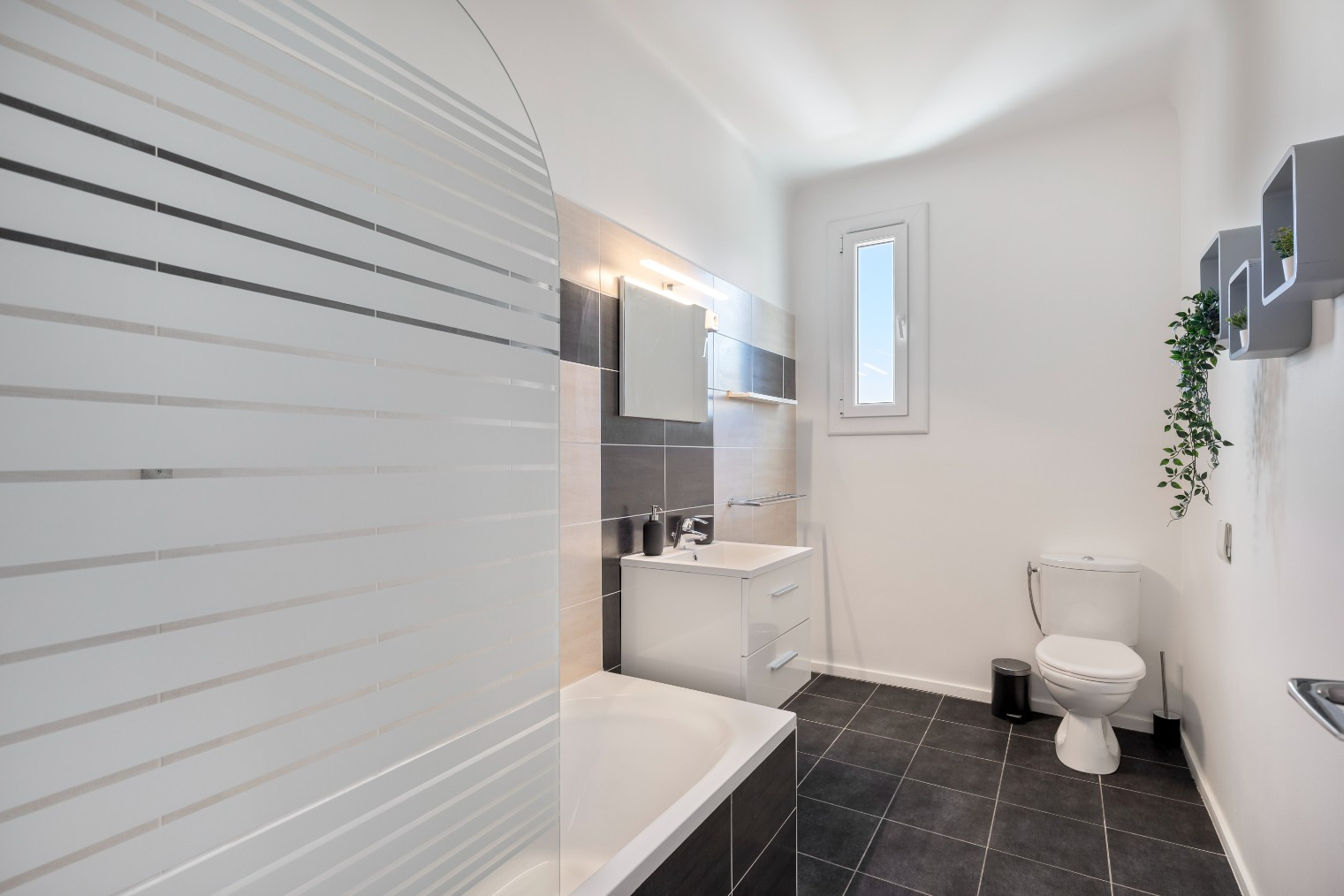 
                                                Colocation
                                                 CHAMBRE CLIMATISEE  COLIVING  - Cagnes-sur-Mer 12