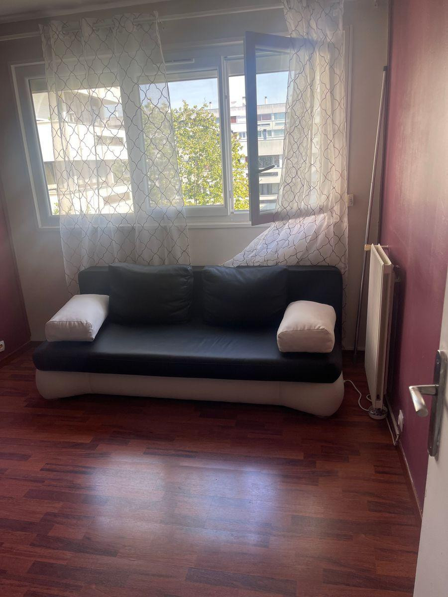 
                                                Colocation
                                                 Chambre Conviviale