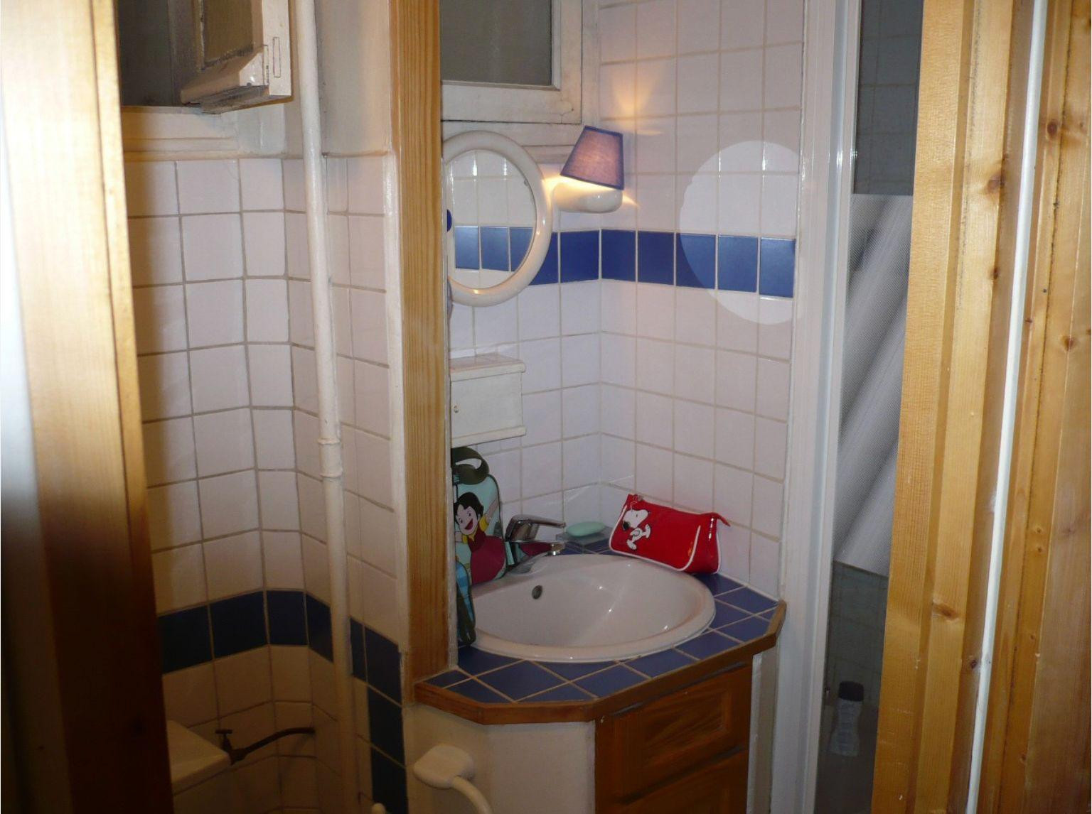 
                                                Colocation
                                                 Chambre dans appartement 2 pièces en colocation