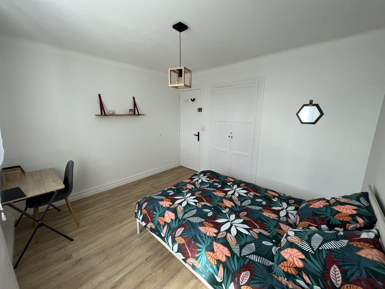 
                                                Colocation
                                                 Chambre dans appartement 62m2 rénové récemment