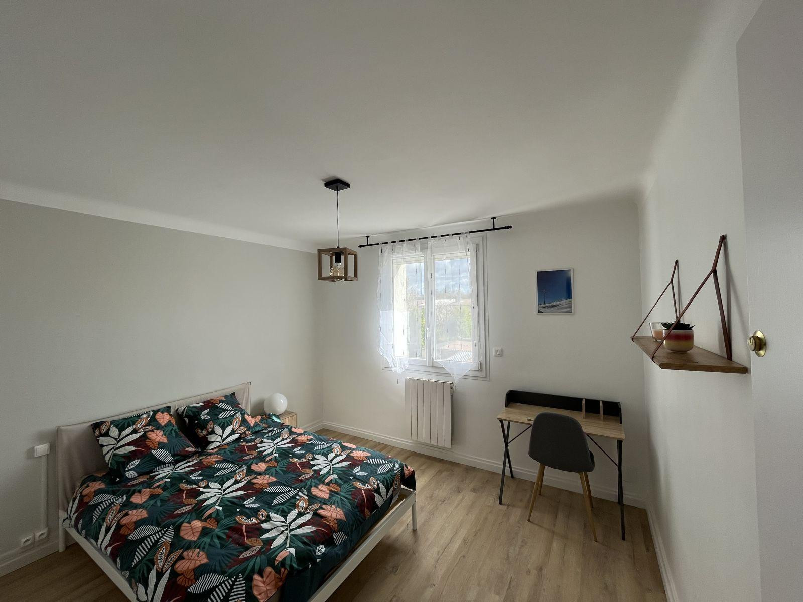 
                                                Colocation
                                                 Chambre dans appartement 62m2 rénové récemment
