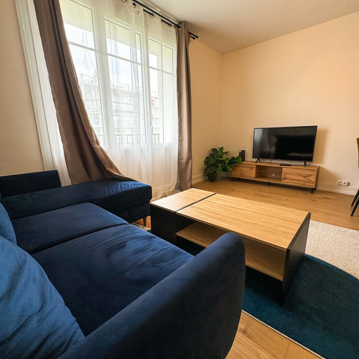 
                                                Location
                                                 Chambre dans appartement pour étudiants Appartement de 68m². (loyer tout inclus)