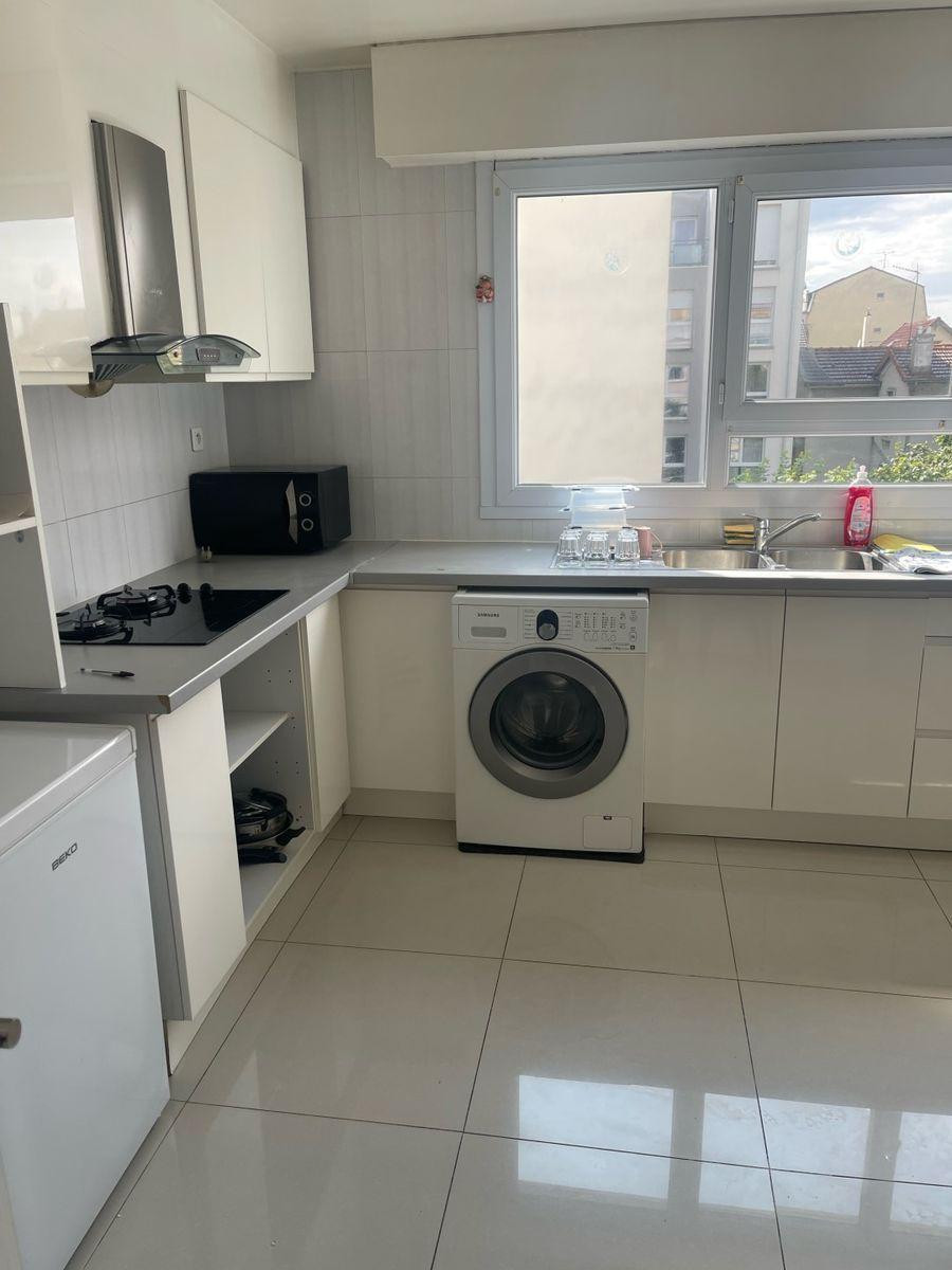 
                                                Colocation
                                                 Chambre dans coloc 4P meublée 75m²