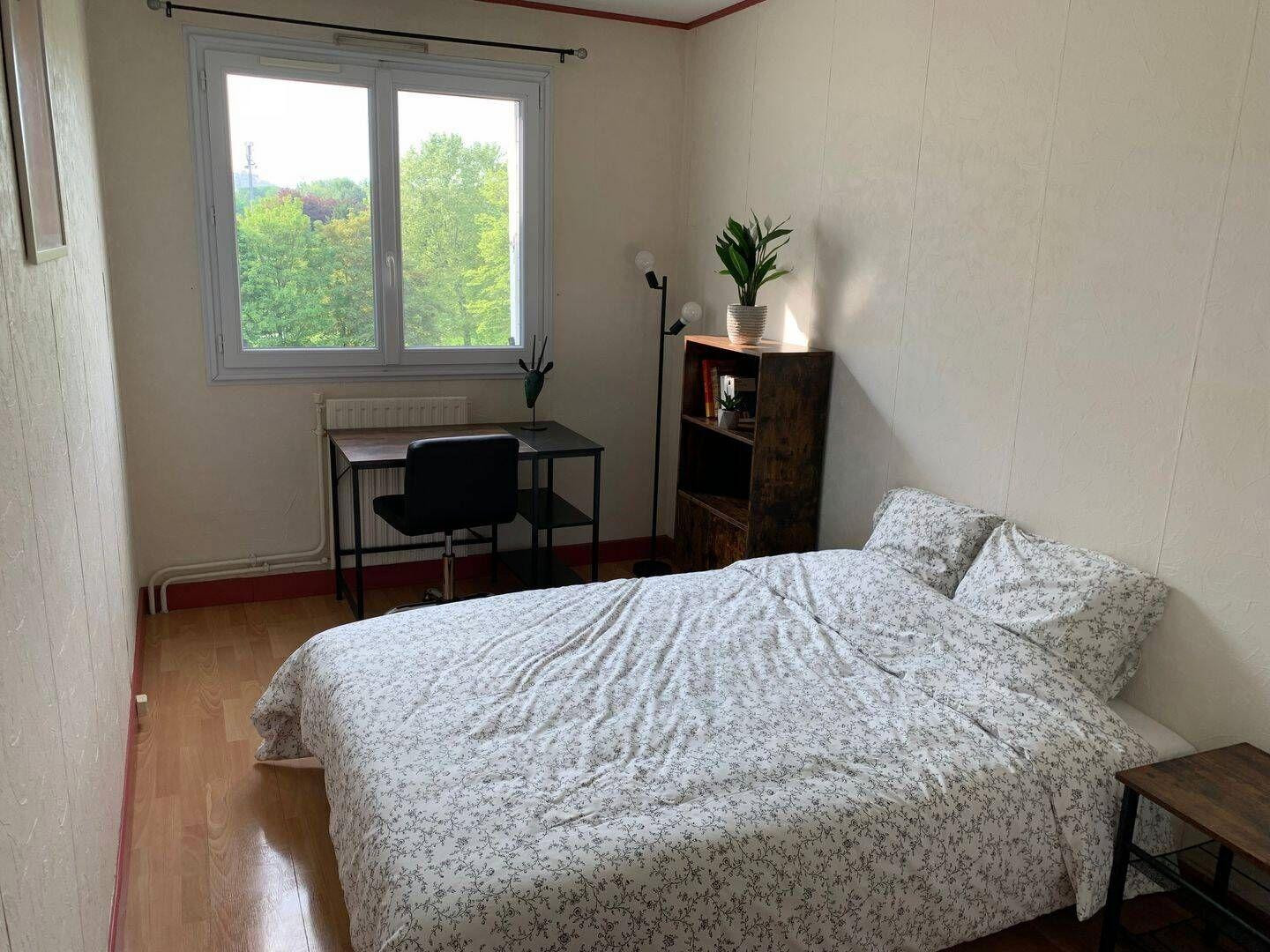 
                                                Colocation
                                                 Chambre dans coloc 68m² à Cergy (3 personnes)