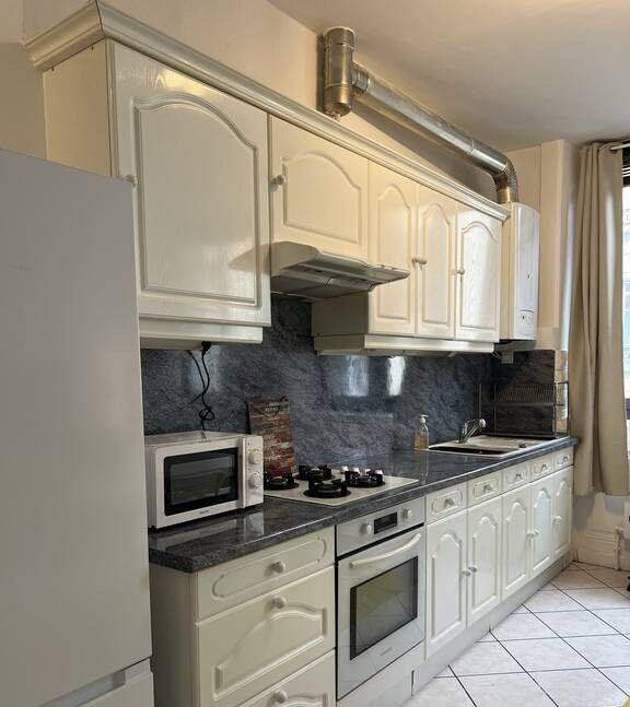 
                                                Colocation
                                                 Chambre  dans coloc 72m² proche Place Carnot.