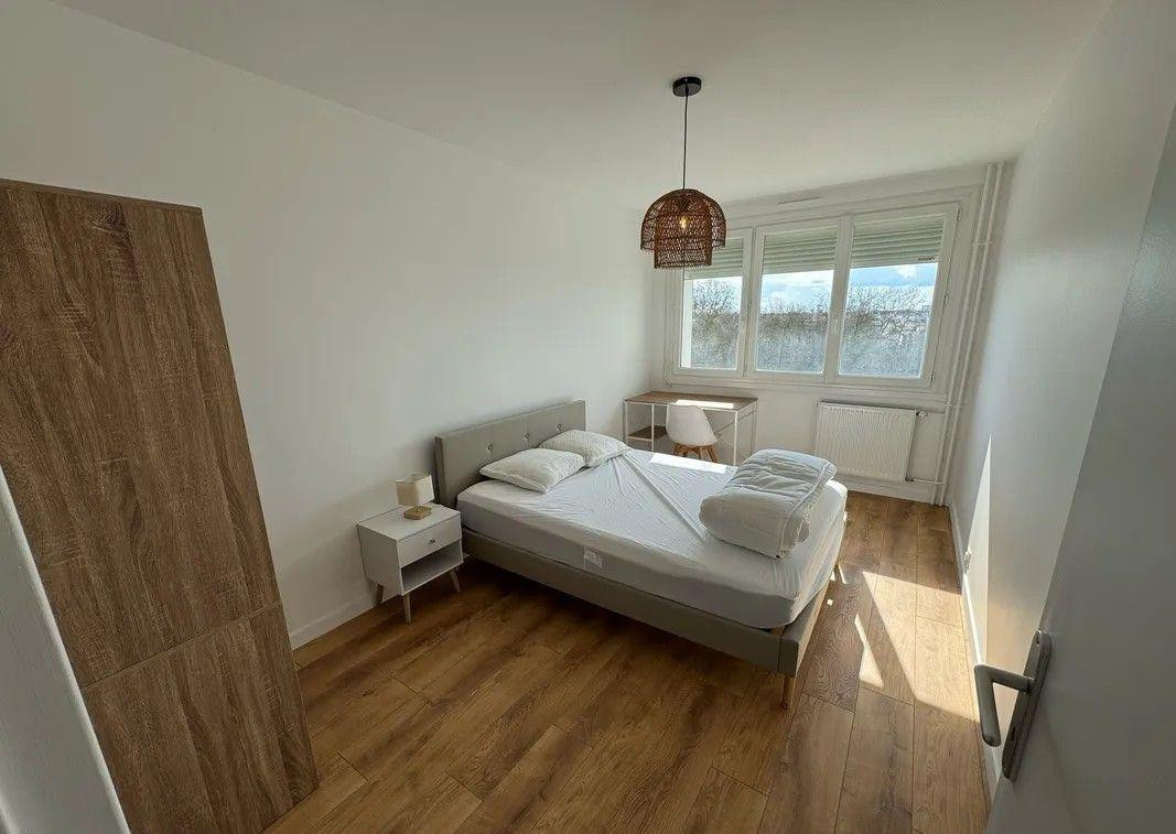 
                                                Colocation
                                                 Chambre dans coloc 80m²