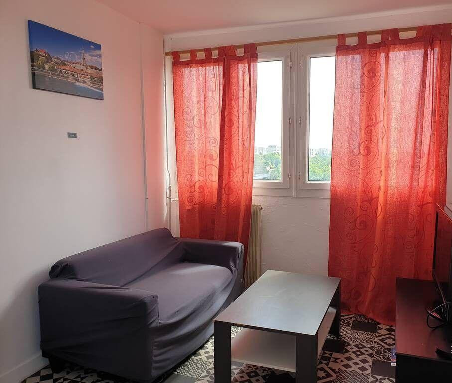 
                                                Colocation
                                                 Chambre dans coloc 85m² belle vue dégagée