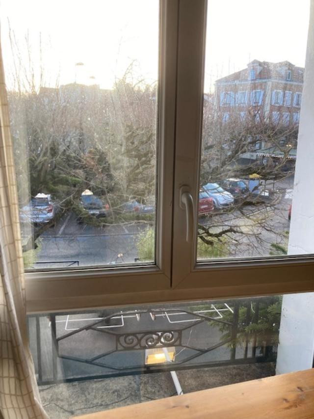 
                                                Colocation
                                                 Chambre dans coloc féminine appartement tranquille