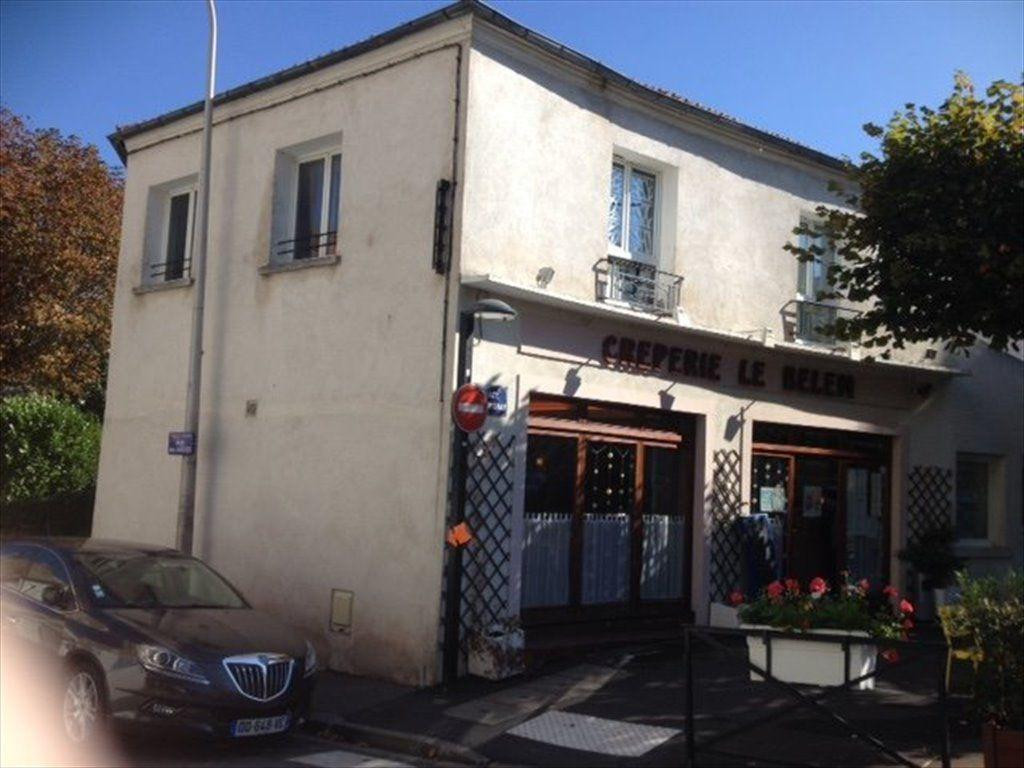 
                                                Colocation
                                                 Chambre dans coloc féminine appartement tranquille