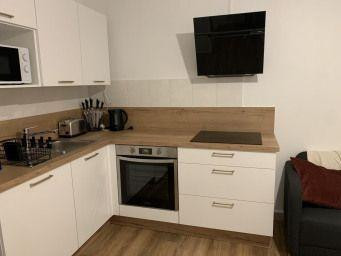 
                                                Colocation
                                                 Chambre dans coloc meublé refaite à neuf 52m²
