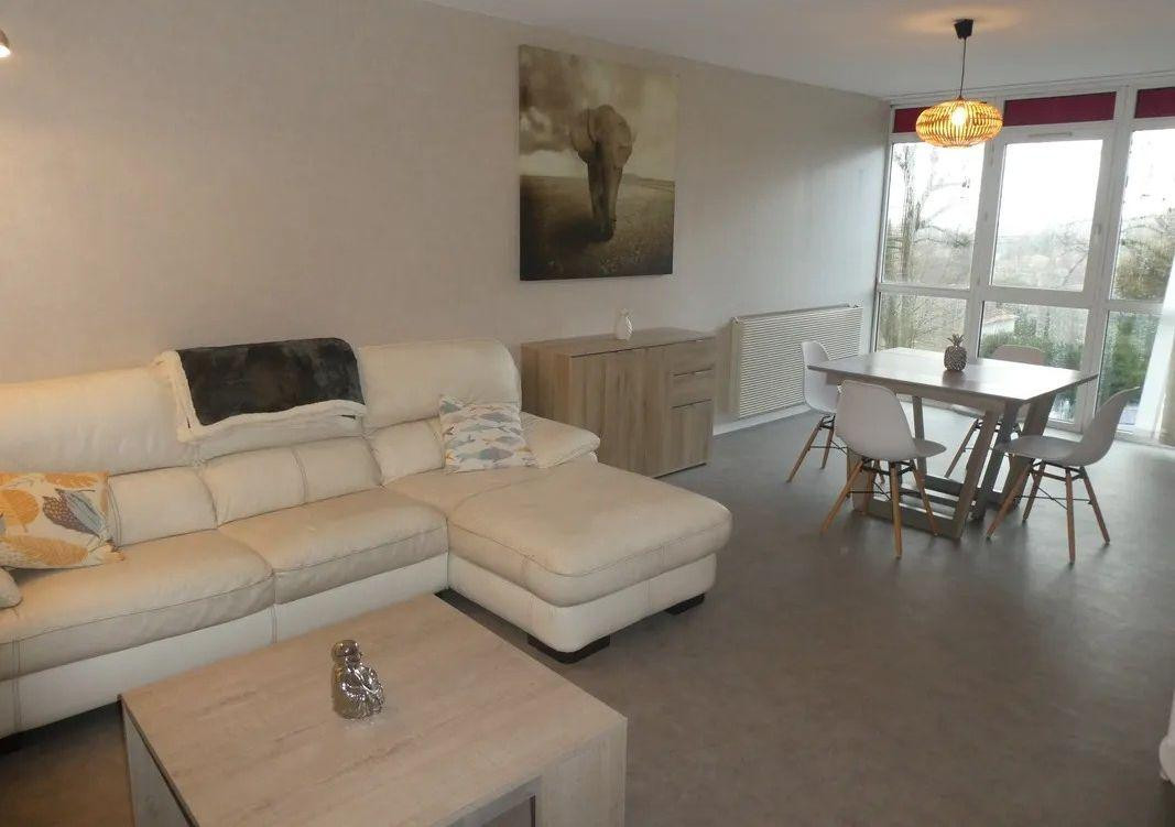 
                                                Colocation
                                                 Chambre dans colocation 80m² calme