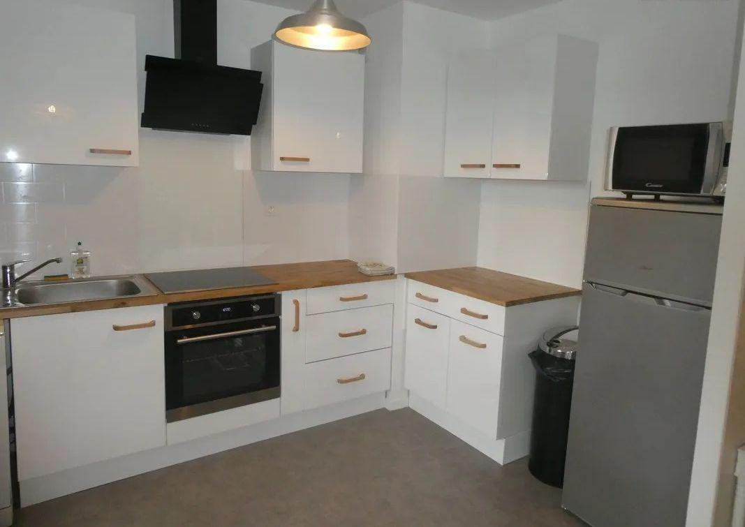
                                                Colocation
                                                 Chambre dans colocation 80m² calme