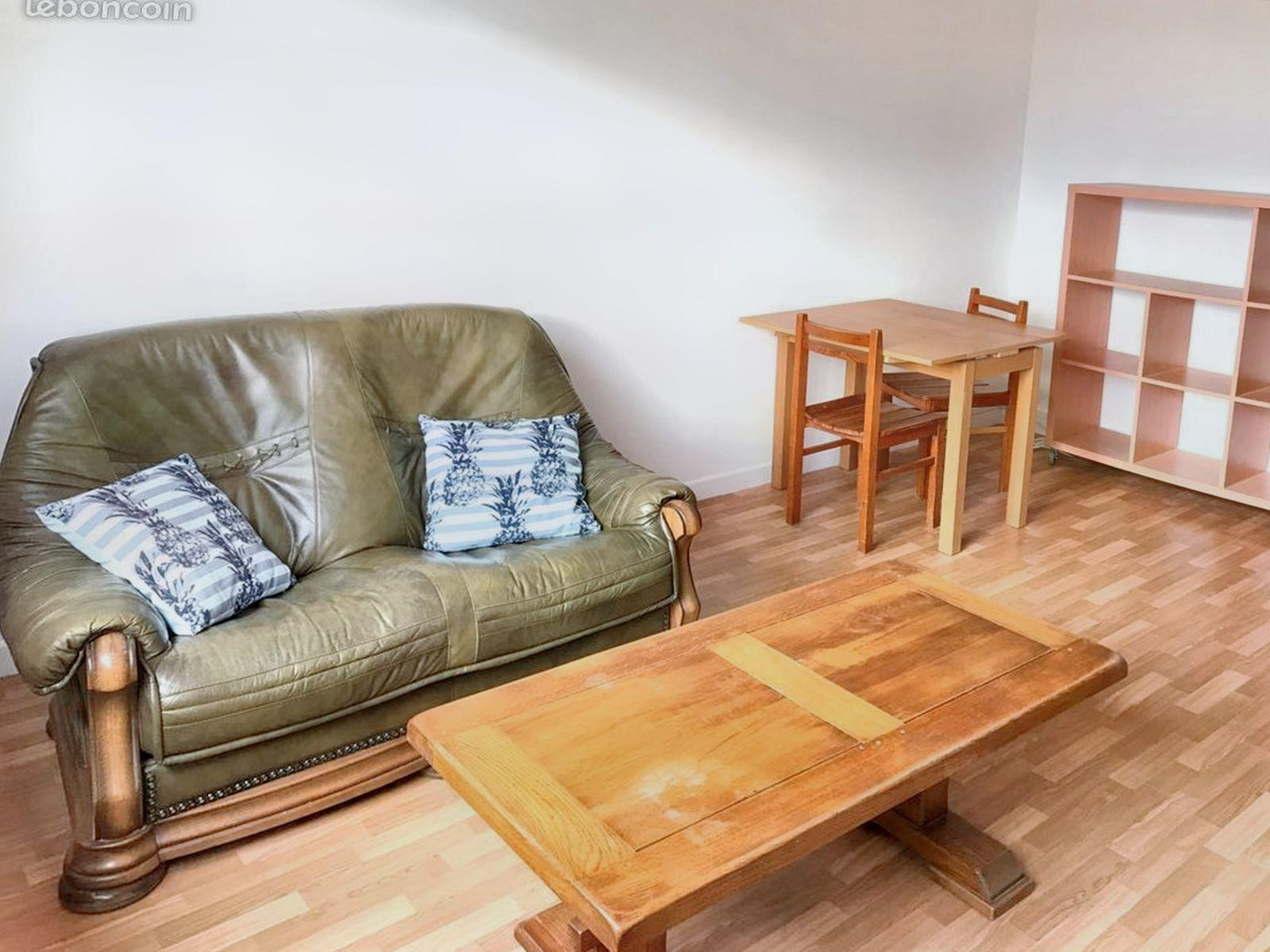 
                                                Colocation
                                                 Chambre dans colocation en face de la Y School