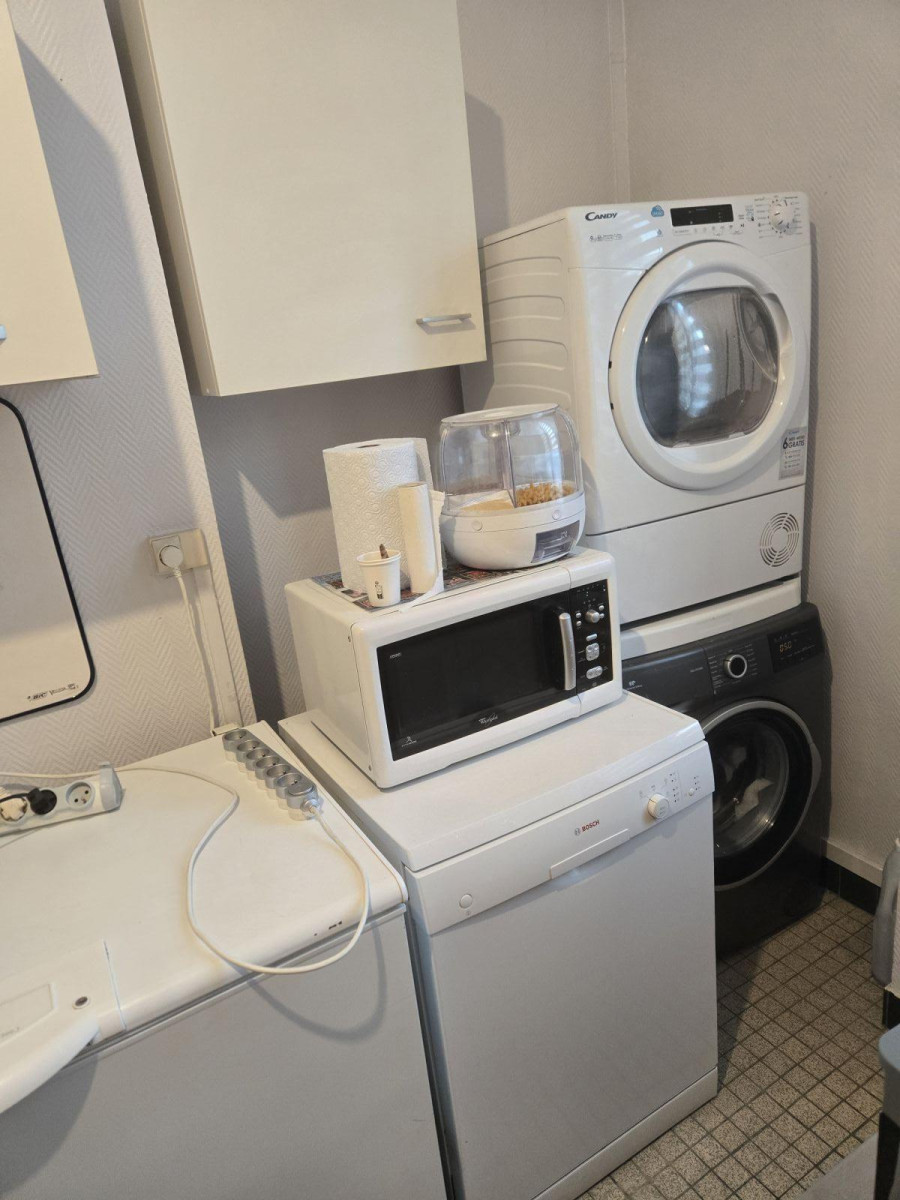 
                                                Colocation
                                                 Chambre dans colocation pour une femme