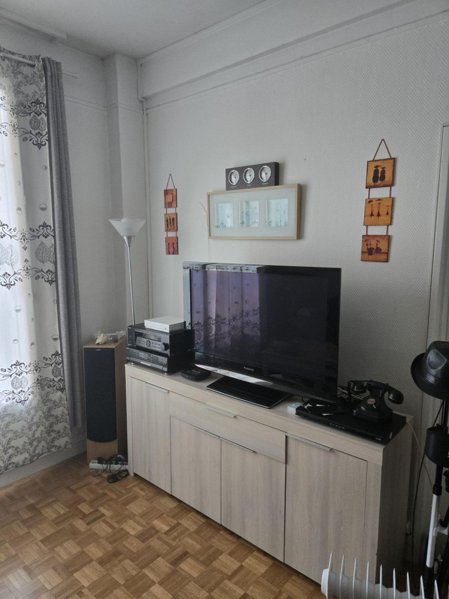 
                                                Colocation
                                                 Chambre dans colocation pour une femme
