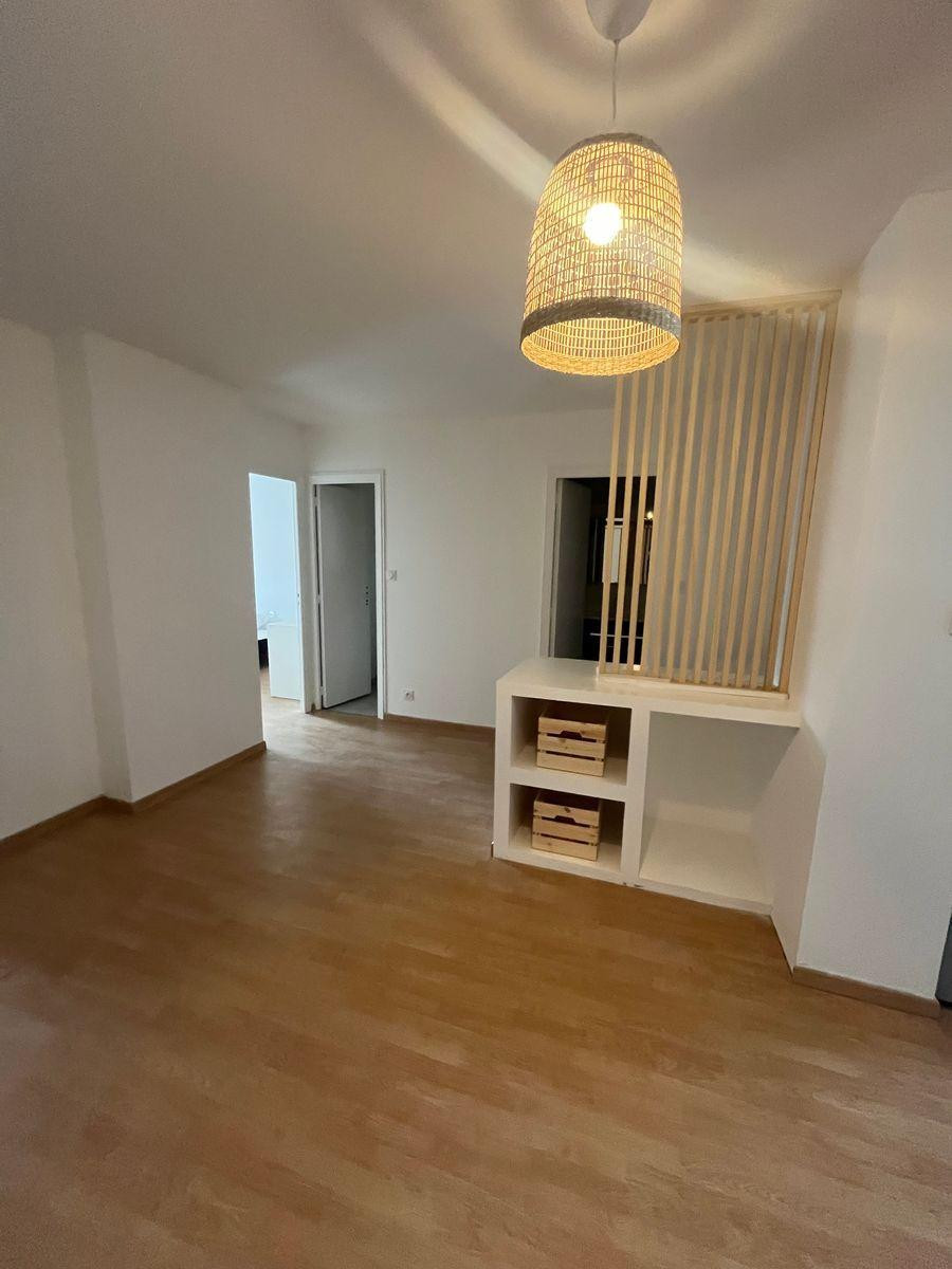 
                                                Colocation
                                                 Chambre dans colocations de filles