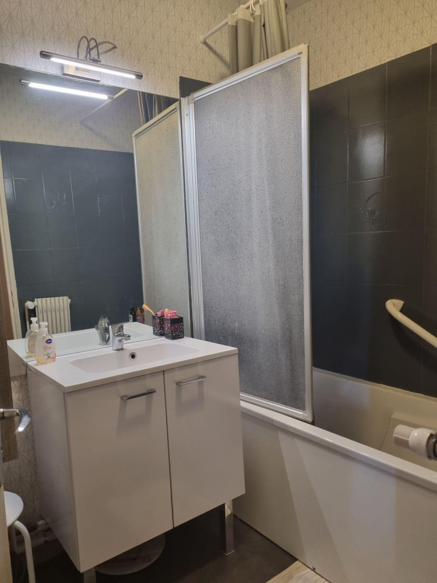 
                                                Colocation
                                                 Chambre dans  F4 avec salon-séjour, quartier calme