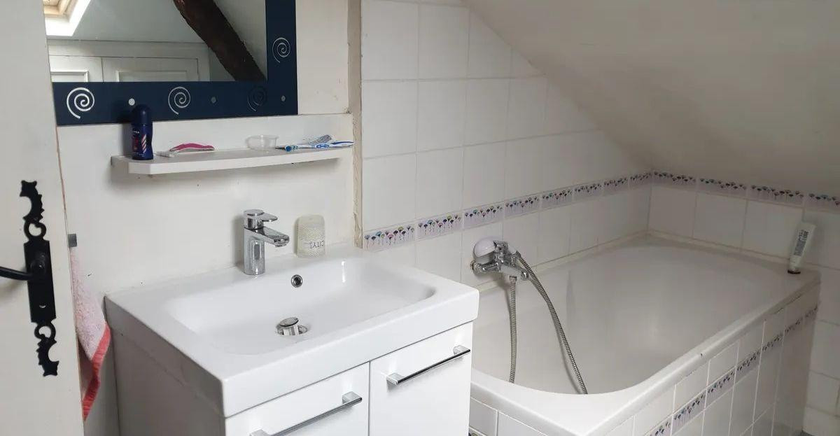 
                                                Colocation
                                                 Chambre dans maison avec jardin centre Guyancourt