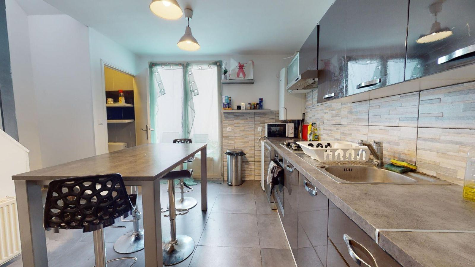 
                                                Colocation
                                                 Chambre dans maison meublée 85m² à Roubaix