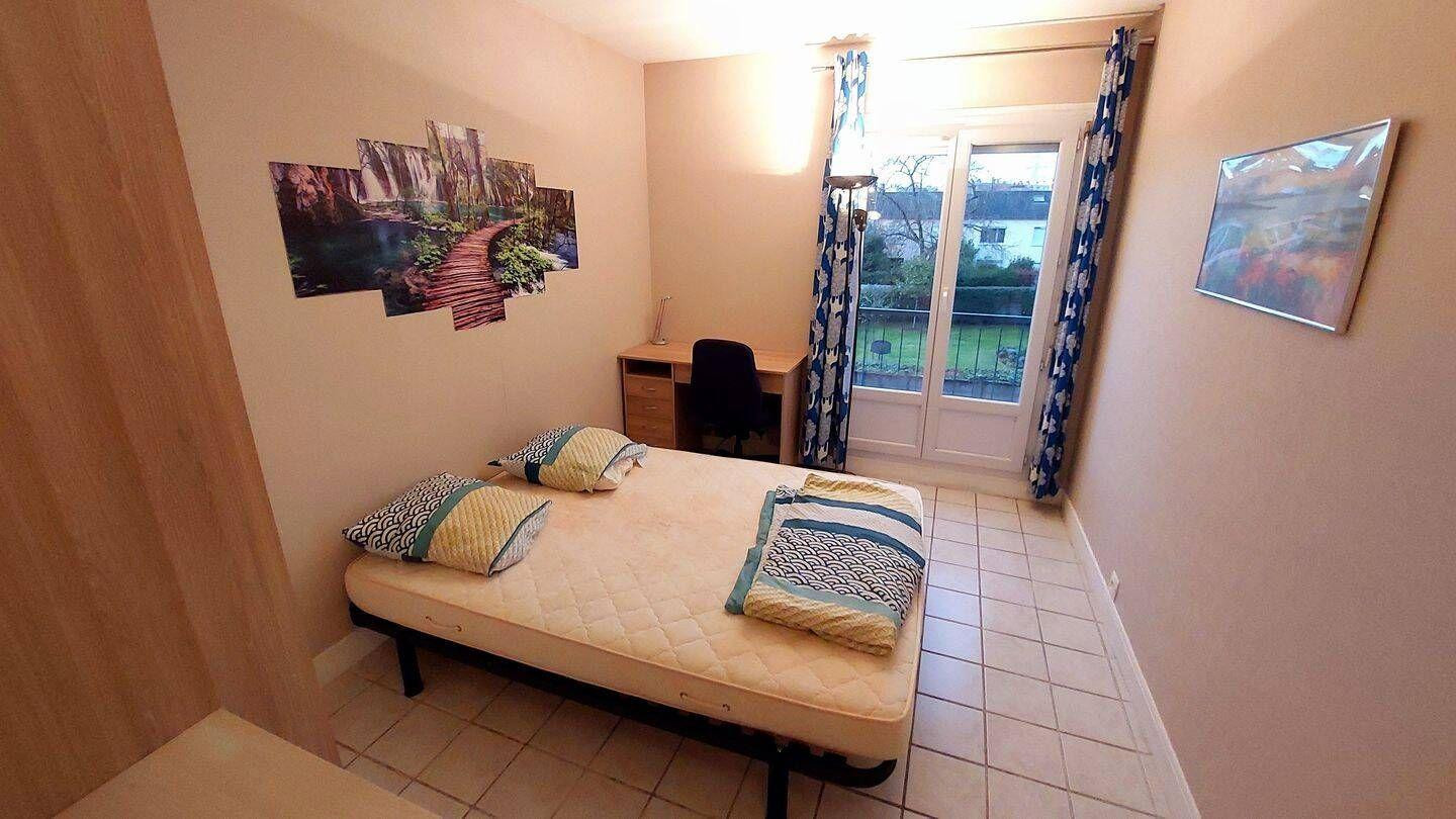 
                                                Location
                                                 Chambre dans T3- 55m² meublé Massy proche gare RER