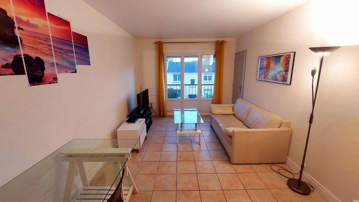 
                                                Location
                                                 Chambre dans T3- 55m² meublé Massy proche gare RER