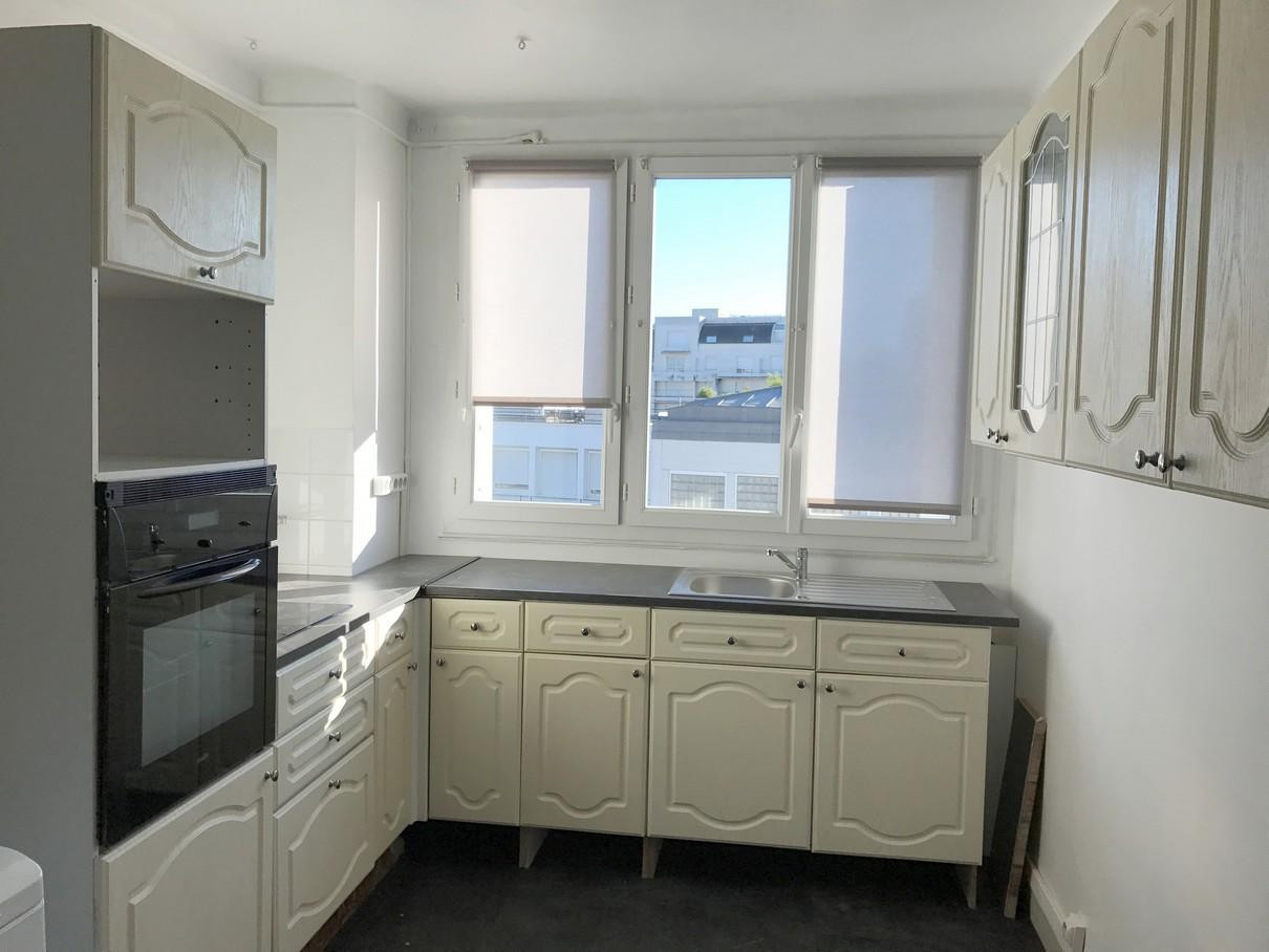 
                                                Colocation
                                                 Chambre dans T3 Hyper centre TOURS Jean Jaures