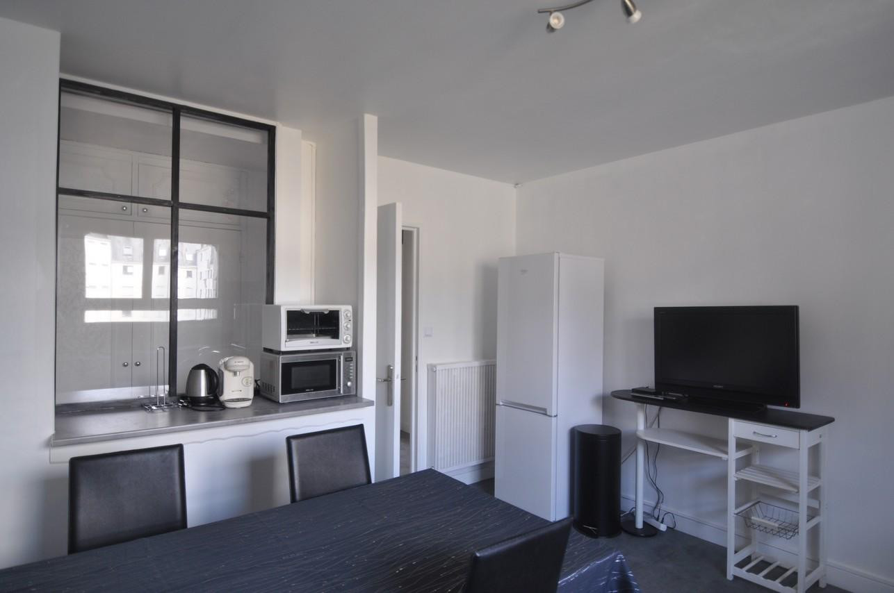 
                                                Colocation
                                                 Chambre dans T3 Hyper centre TOURS tanneur