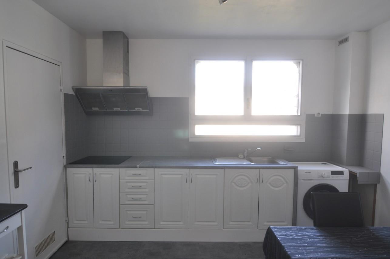 
                                                Colocation
                                                 Chambre dans T3 Hyper centre TOURS tanneur