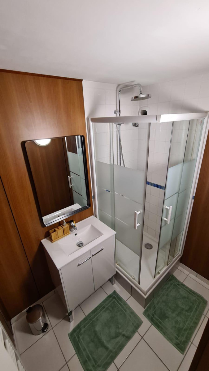 
                                                Colocation
                                                 Chambre dans T3 meublé