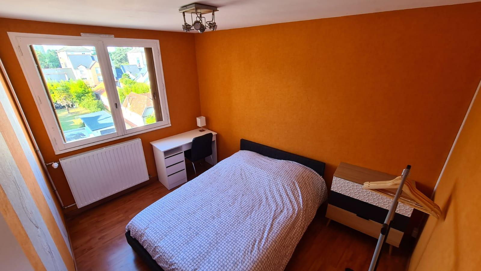 
                                                Colocation
                                                 Chambre dans T3 meublé