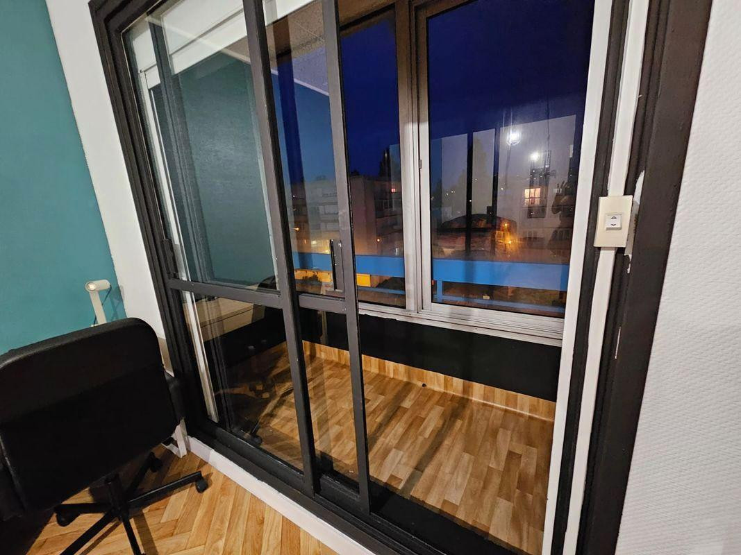 
                                                Colocation
                                                 Chambre dans T4 80m² rénové proche UBO