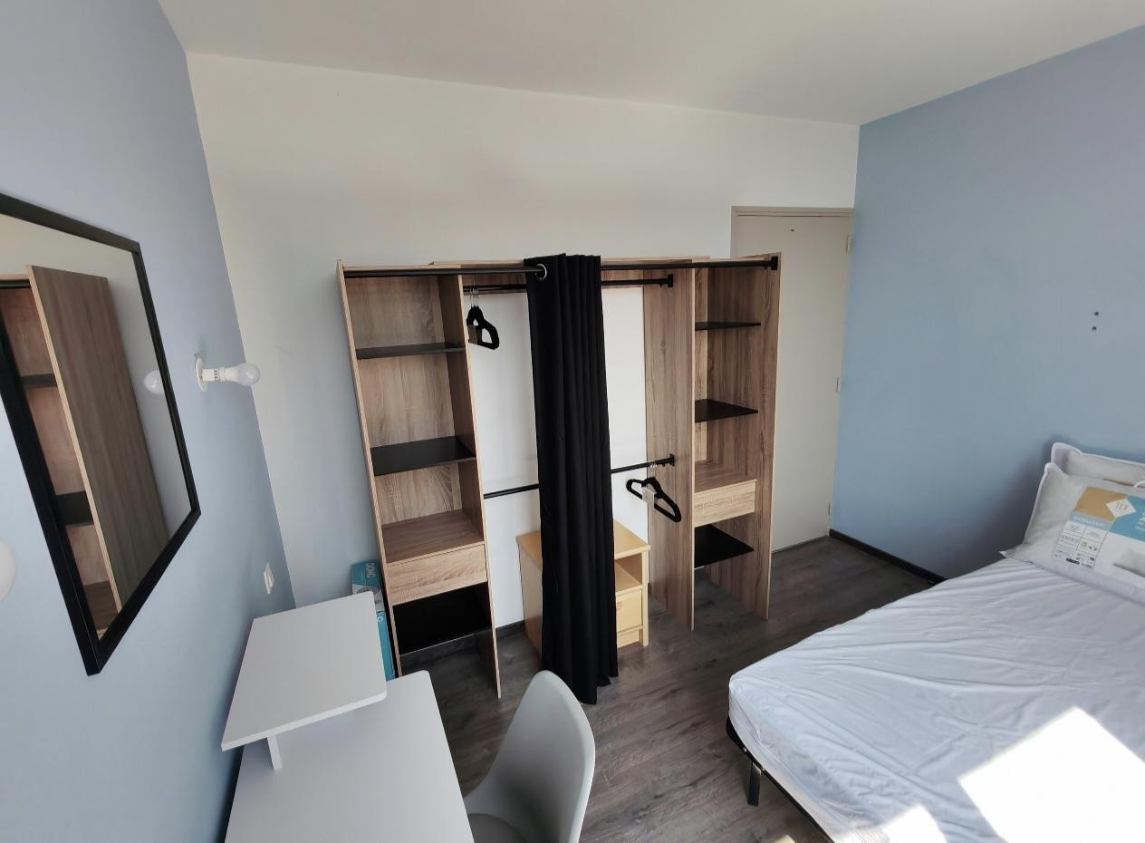 
                                                Location
                                                 Chambre dans un appartement 60m²
